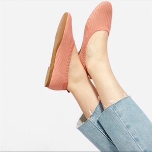 EVERLANE Day Glove ReKnit Flats in Salmon